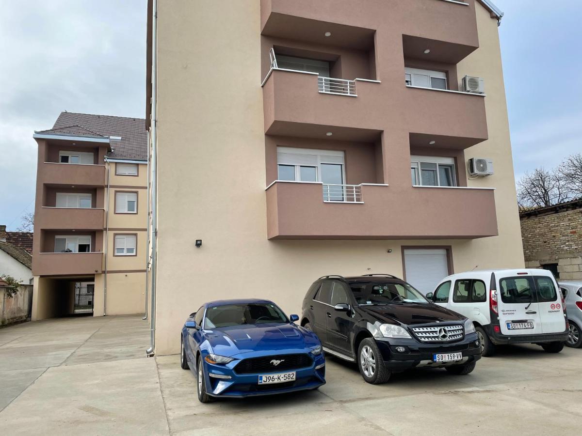 Apartmani Sombor Exterior photo